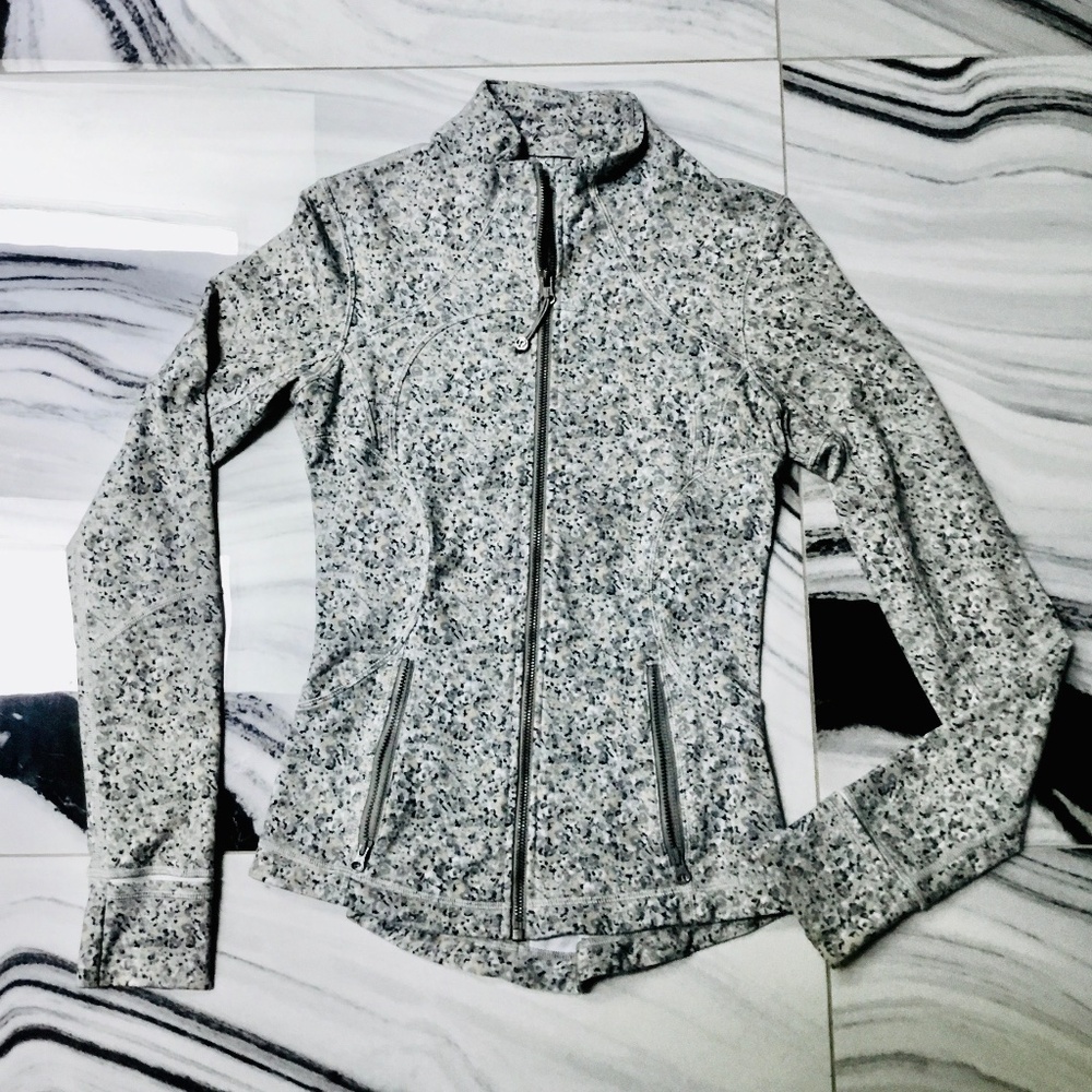 Lululemon define jacket size 4